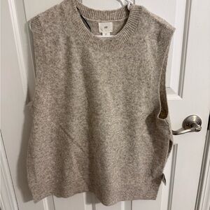 H&M Women's Beige Crew Neck Sweater Vest